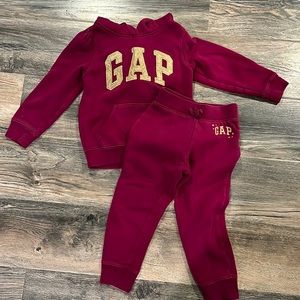 Gap sweat suit sz 4T